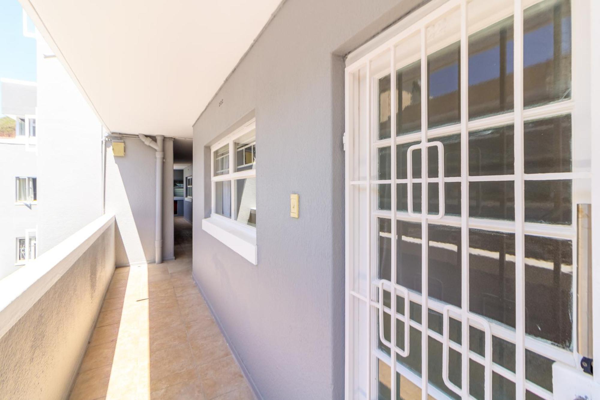 Apartment Vicmor Court 22 By Ctha Cape Town