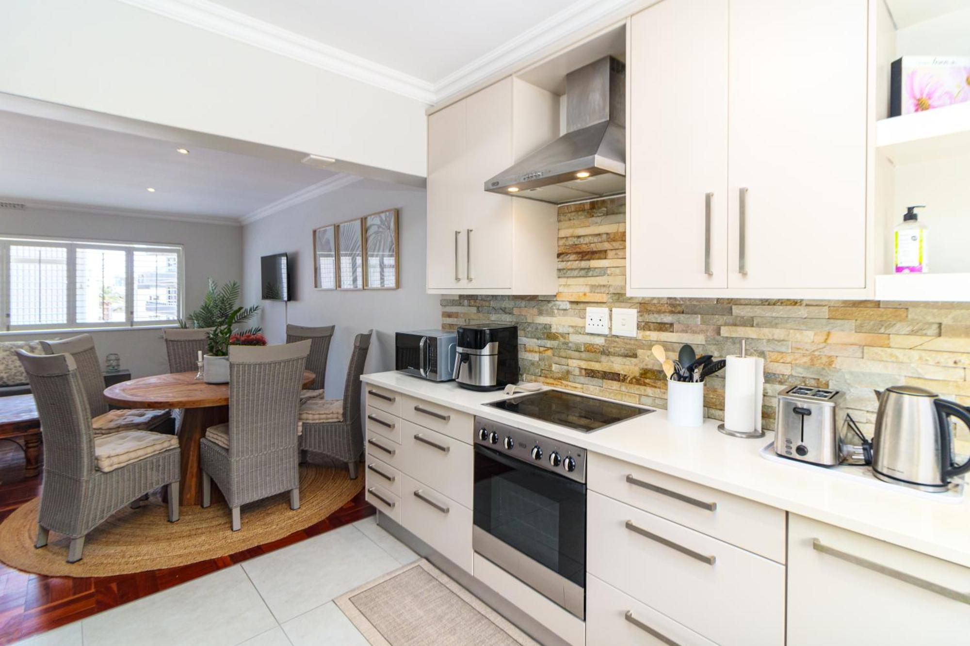 Vicmor Court 22 By Ctha Apartment